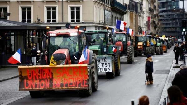 Французские фермеры проводят масштабные акции в ответ на протесты своих немецких коллег